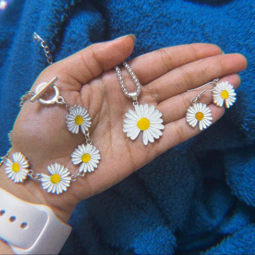 Bracelet, earrings, necklace combo 🌼🌼🌼 - Picture 3 of 5